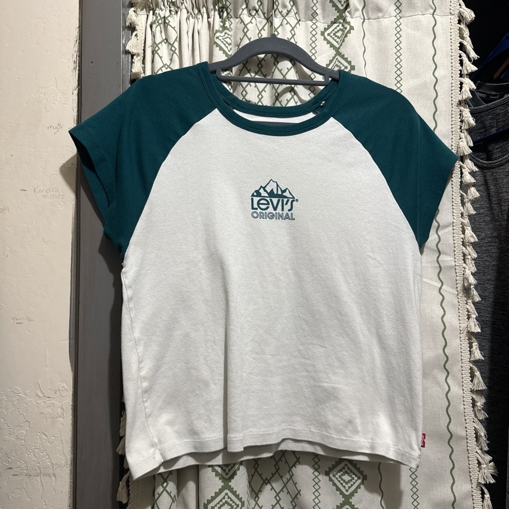 Levi's Teal and White Crop Top